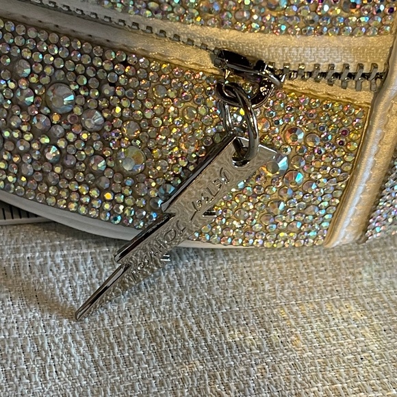 Betsey Johnson pearl swavorski Heart-Shaped Cream and Silver Bag - Picture 5 of 8